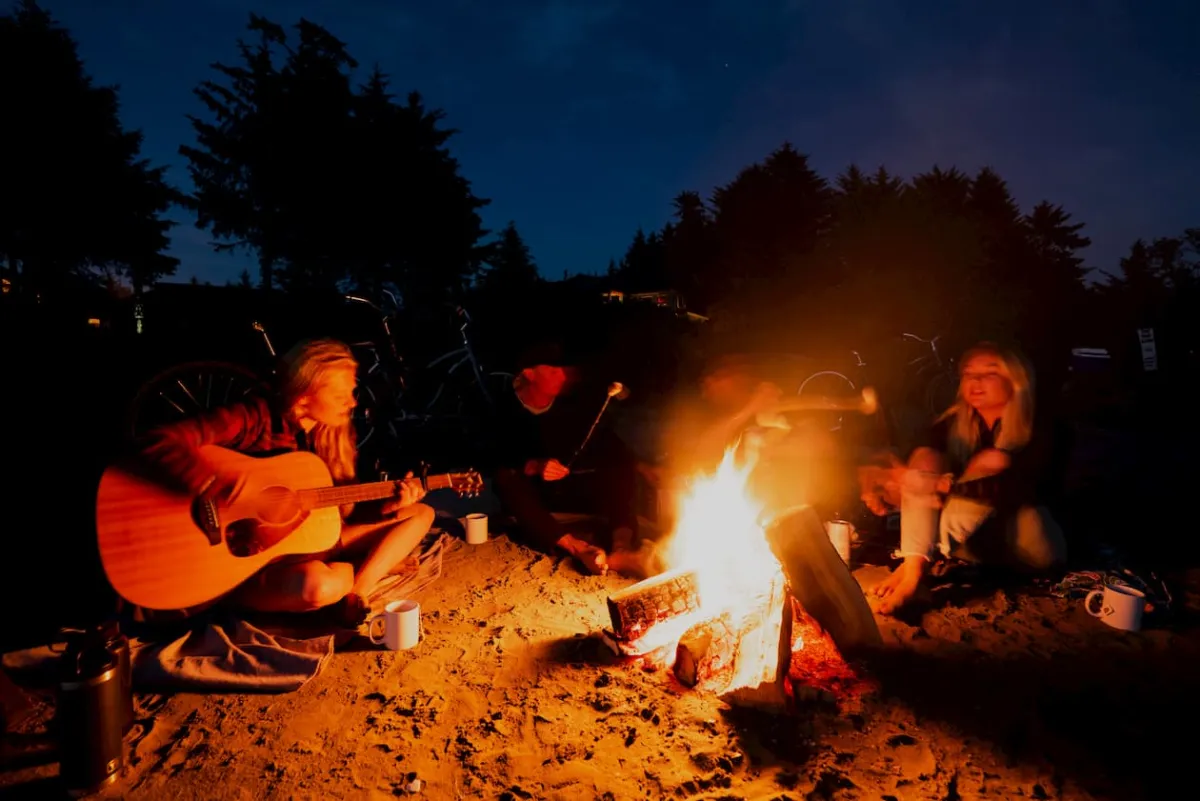 Tin Wis Tofino beach fire