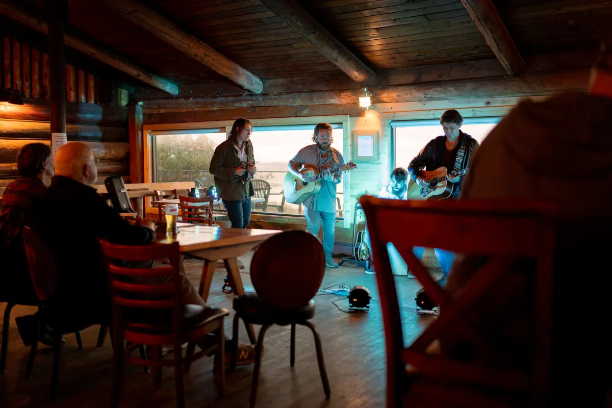 Live music Surfs Inn Gabriola Island BC Melissa Renwick ZenSeekers