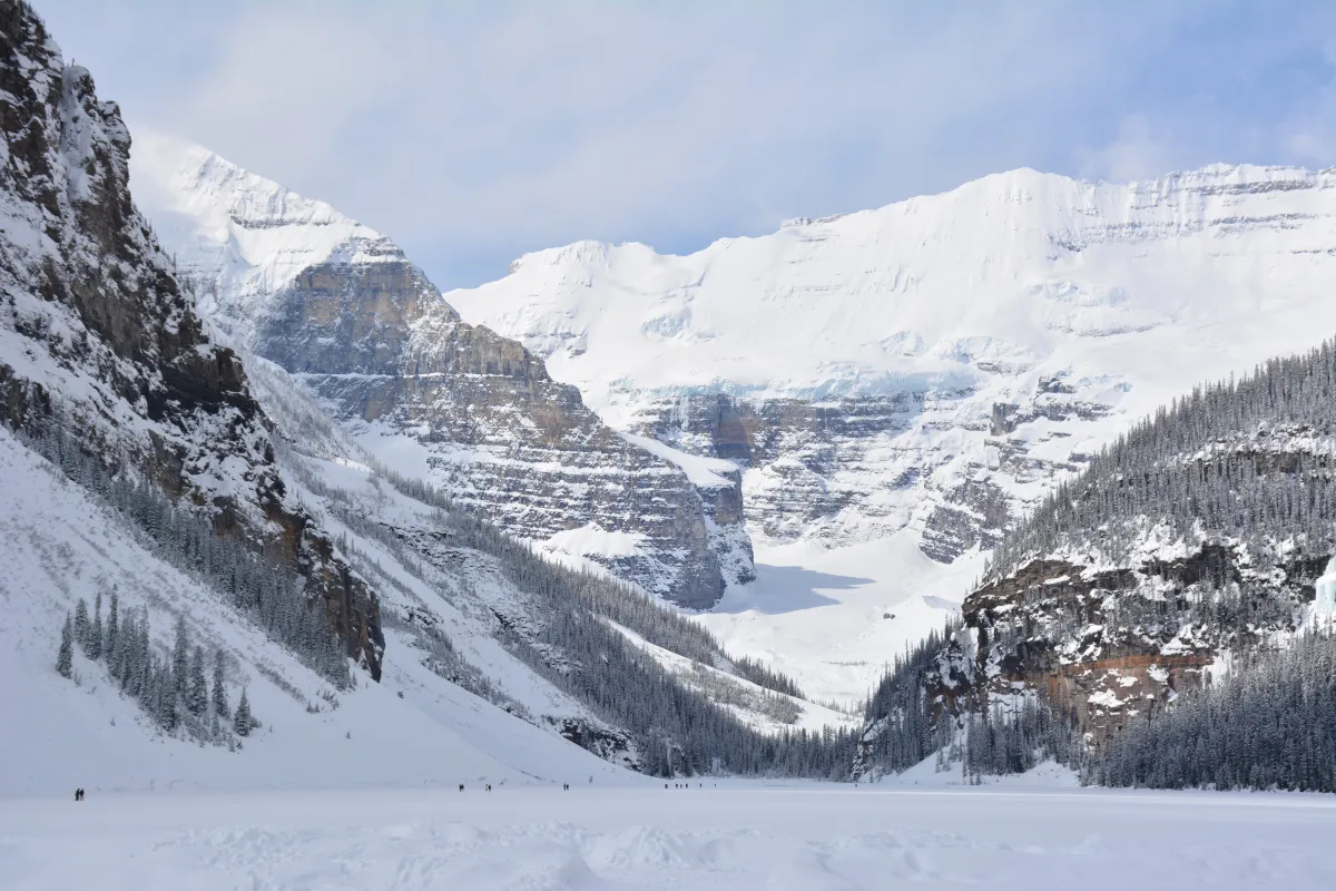 LakeLouise_Alberta_UShapedValley_JoanneElves_ZenSeekers