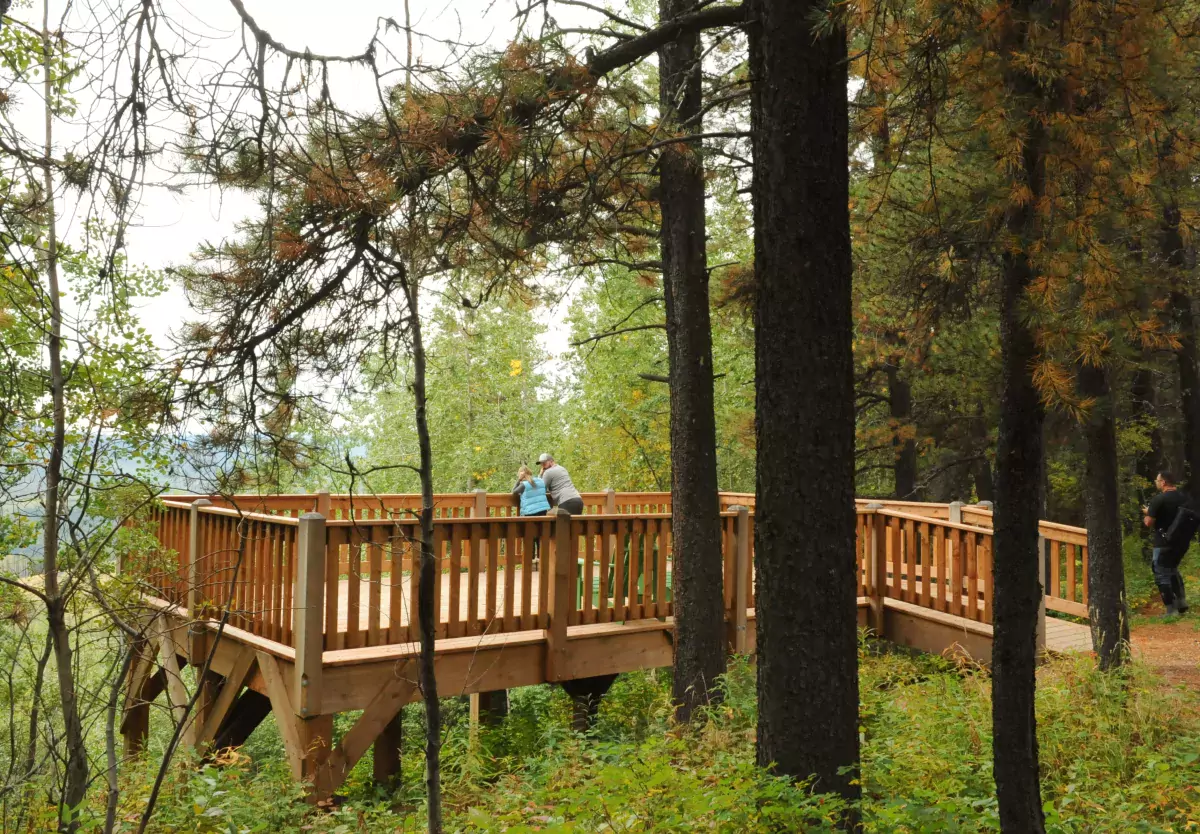 Southview Provincial Recreation Area viewing deck.