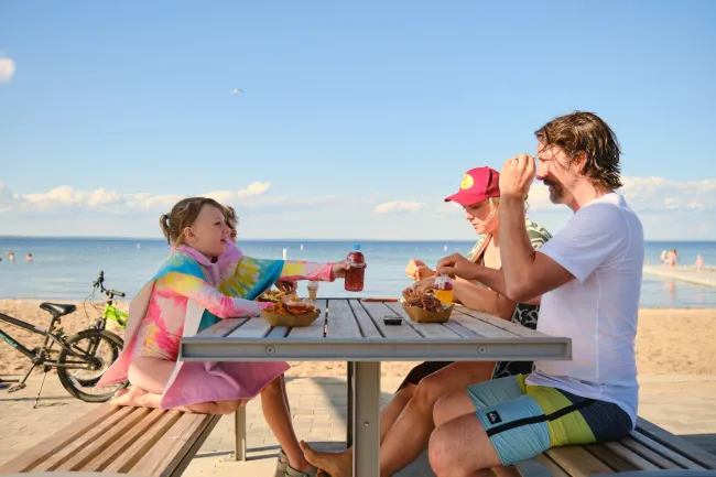 Family picnic at Kinosoo Beach