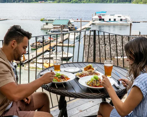 Fish &amp; Duck Pub on Sproat Lake, Port Alberni, BC.